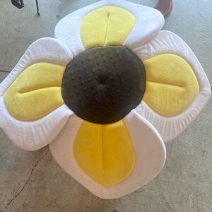 Baby bath flower for sink